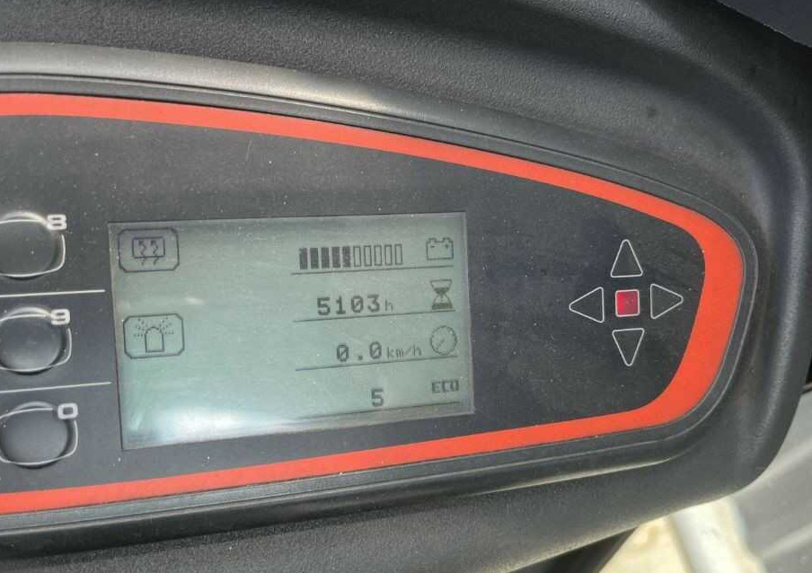 Tow tractor Linde P80: picture 6 Tow tractor Linde P80: picture 6