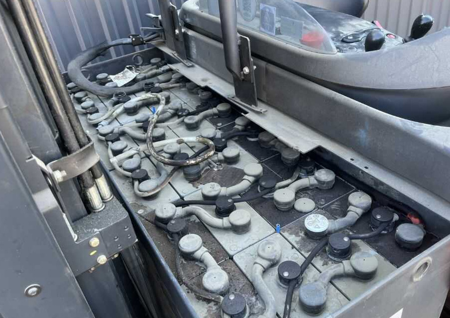 Reach truck Linde R14-01: picture 8