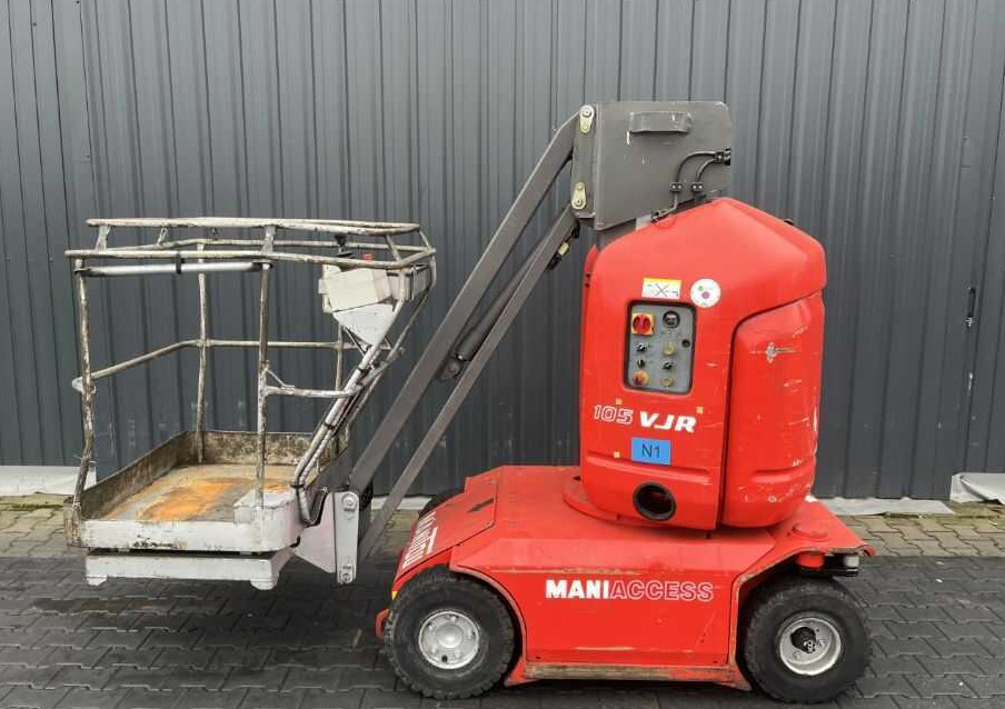 Manitou 105VJR - Vertical mast lift: picture 2 Manitou 105VJR - Vertical mast lift: picture 2
