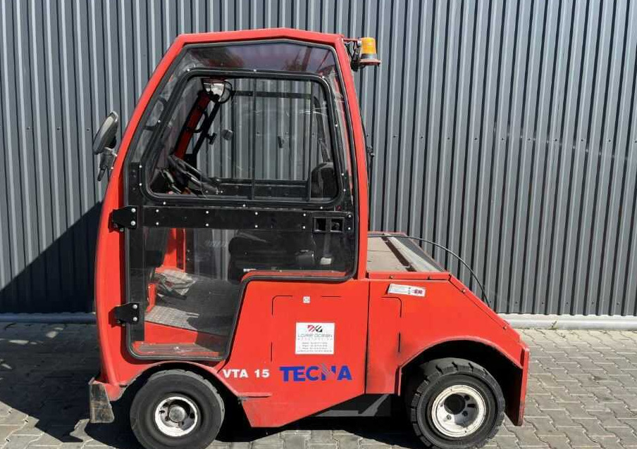 Tecna VTA15 - Tow tractor: picture 2 Tecna VTA15 - Tow tractor: picture 2
