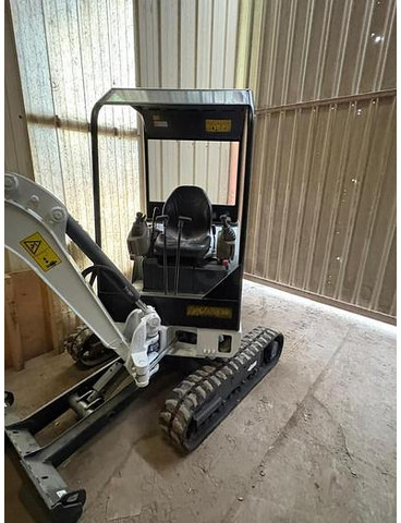 Bobcat E14 - Wheel loader: picture 3 Bobcat E14 - Wheel loader: picture 3