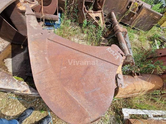 Case 688 - - Bucket: picture 1 Case 688 - - Bucket: picture 1