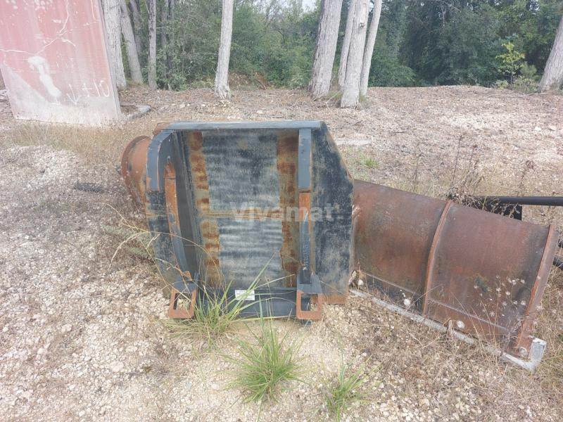 Caterpillar 938 - Snow plough for Construction machinery: picture 3 Caterpillar 938 - Snow plough for Construction machinery: picture 3