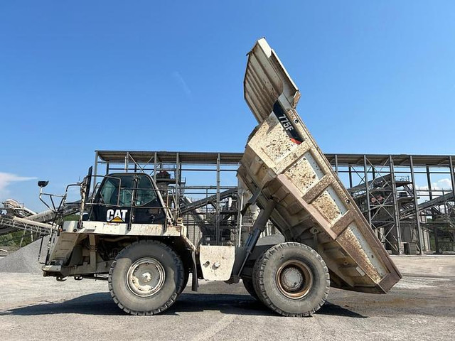 Caterpillar - Dumper: picture 5 Caterpillar - Dumper: picture 5