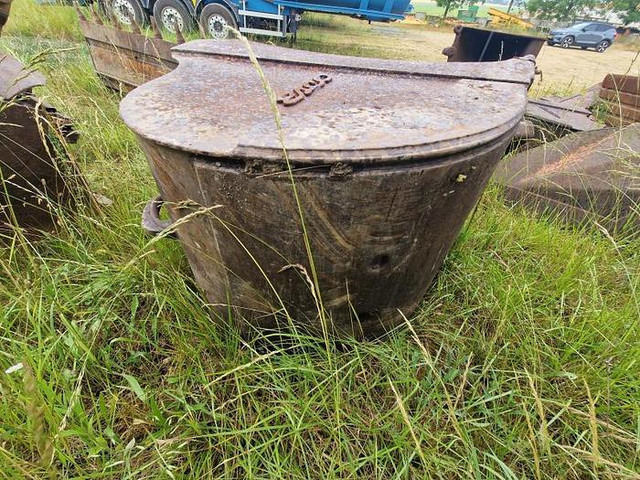 Esco Liebherr 912 - - Bucket: picture 5 Esco Liebherr 912 - - Bucket: picture 5