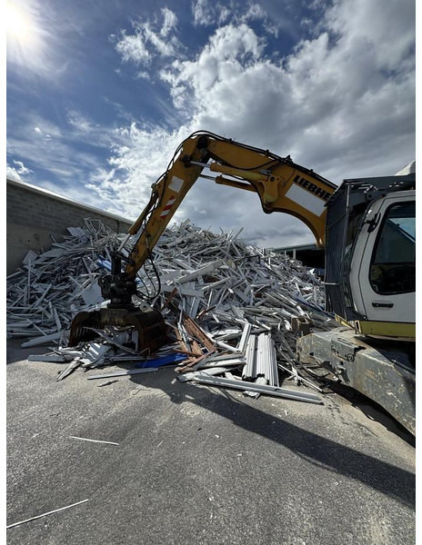 Liebherr A316 Li - Excavator: picture 2 Liebherr A316 Li - Excavator: picture 2