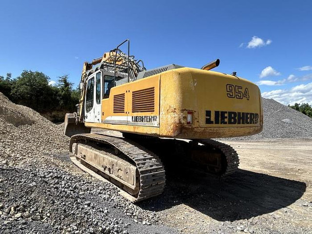 Liebherr - Excavator: picture 2 Liebherr - Excavator: picture 2