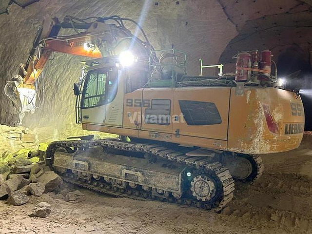 Liebherr - Excavator: picture 2 Liebherr - Excavator: picture 2