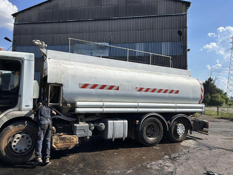 Renault 320 - Tank truck: picture 5 Renault 320 - Tank truck: picture 5