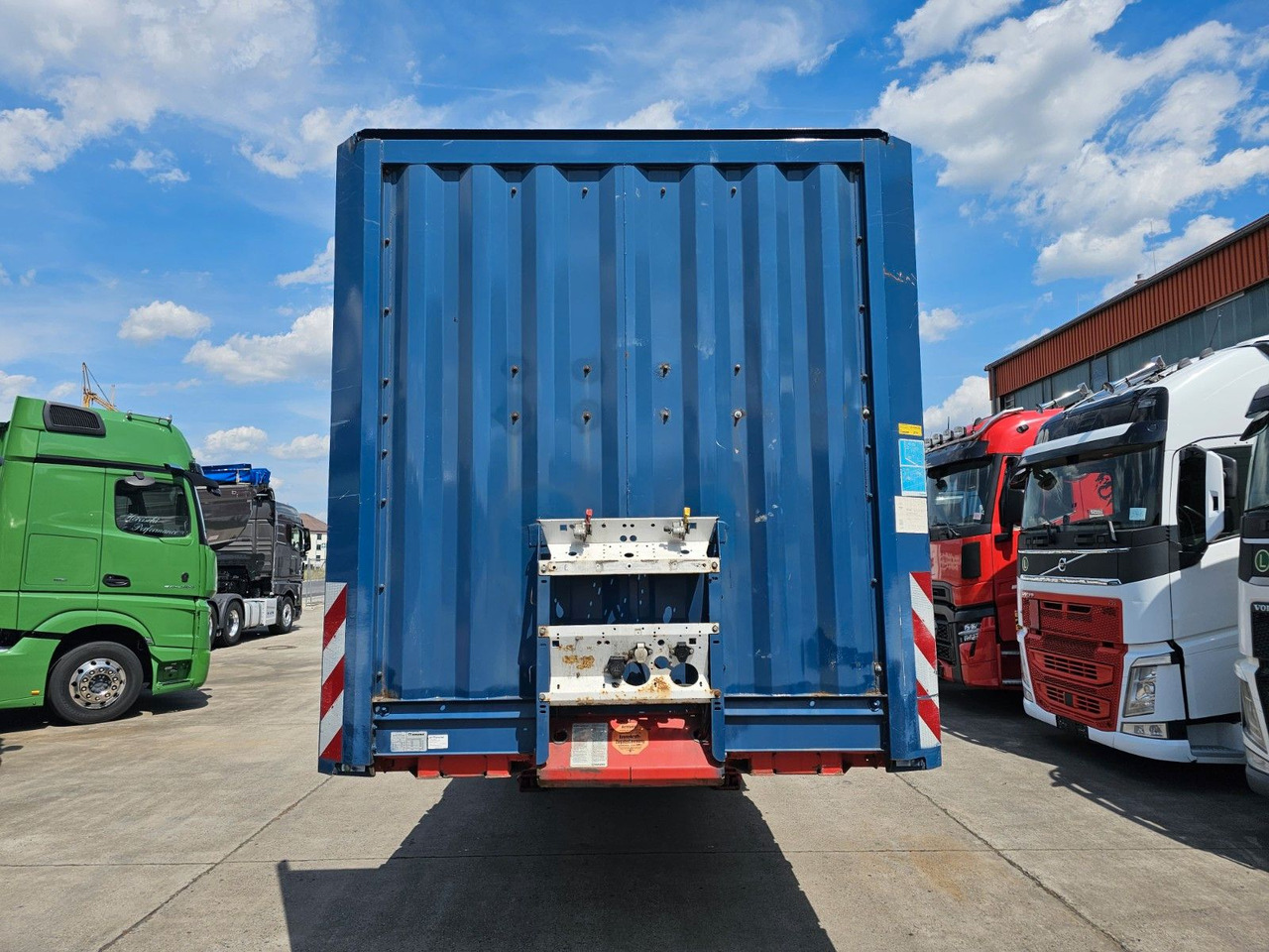 Krone SD / P * PLATEAU * STAHLMATTEN * BPW * RUNGEN * - Dropside/ Flatbed semi-trailer: picture 2 Krone SD / P * PLATEAU * STAHLMATTEN * BPW * RUNGEN * - Dropside/ Flatbed semi-trailer: picture 2