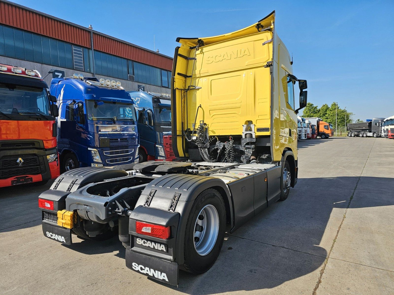 Scania S450 *RETARDER*2xTANK*ACC*TV*MIKROWELLE*2X VORHA - Tractor unit: picture 5 Scania S450 *RETARDER*2xTANK*ACC*TV*MIKROWELLE*2X VORHA - Tractor unit: picture 5