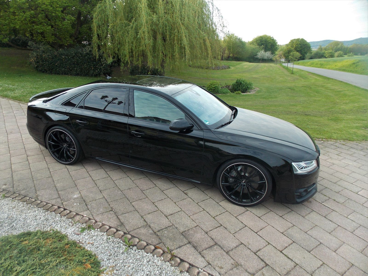 Audi S8 plus original ABT 519kW 320km/h mit 22 Zoll - Sedan: picture 1 Audi S8 plus original ABT 519kW 320km/h mit 22 Zoll - Sedan: picture 1