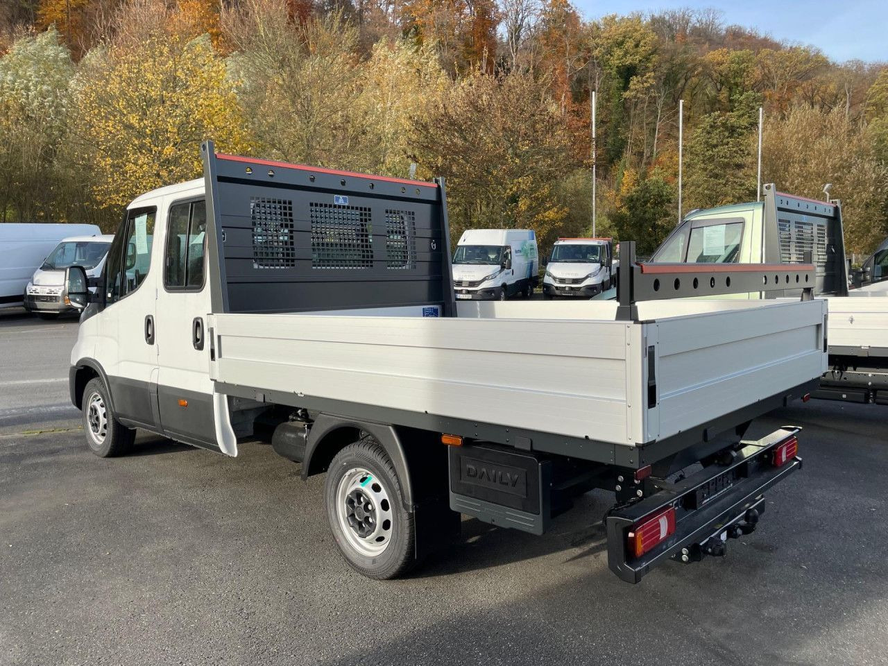 Iveco Daily 35S16D - Flatbed van: picture 4 Iveco Daily 35S16D - Flatbed van: picture 4