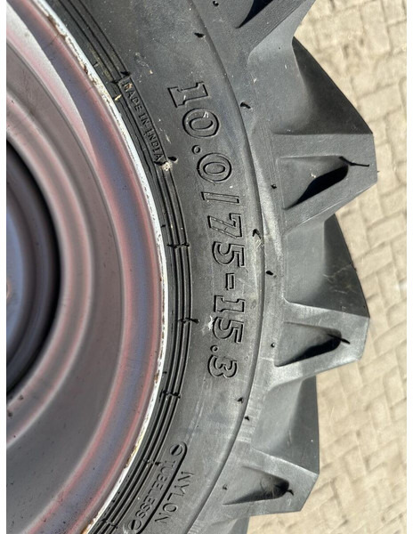 4 Banden 10.0/75/15.3 - Nieuw - Wheels and tires: picture 4 4 Banden 10.0/75/15.3 - Nieuw - Wheels and tires: picture 4