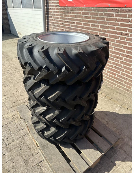 4 Banden 10.0/75/15.3 - Nieuw - Wheels and tires: picture 2 4 Banden 10.0/75/15.3 - Nieuw - Wheels and tires: picture 2