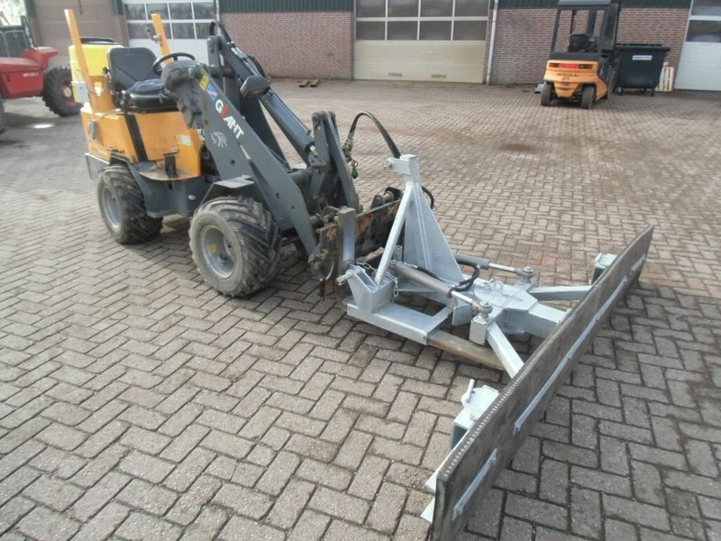 COMBI en zoutstrooier - Snow removal vehicle: picture 5 COMBI en zoutstrooier - Snow removal vehicle: picture 5