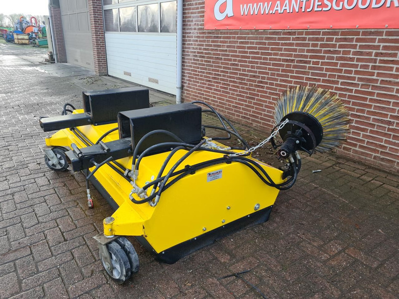 MTS bezem met lepel insteek - Broom: picture 2 MTS bezem met lepel insteek - Broom: picture 2