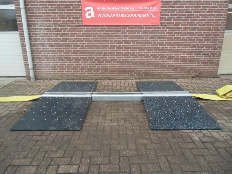 Onbekend Slangenbrug - Material handling equipment: picture 2 Onbekend Slangenbrug - Material handling equipment: picture 2
