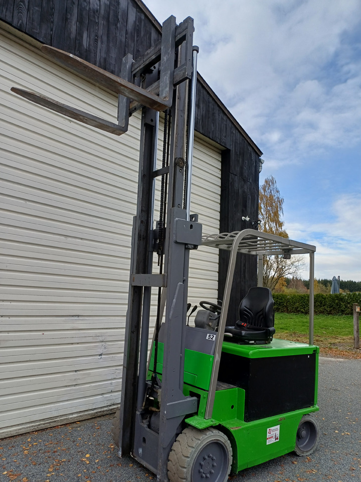 CESAB Compact 300 - Electric forklift: picture 3 CESAB Compact 300 - Electric forklift: picture 3