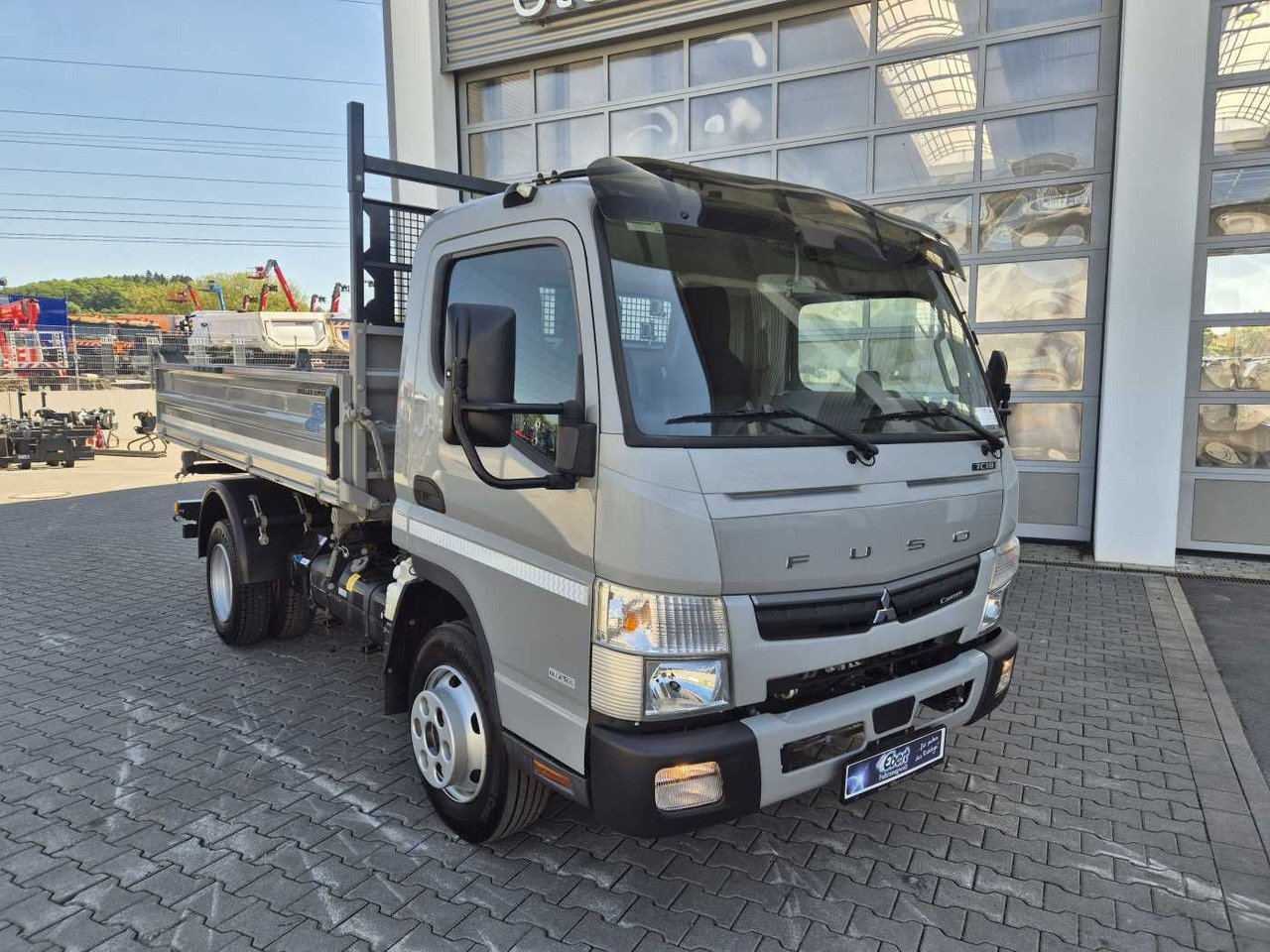 FUSO Canter 7C18 4x2 Meiller-Kipper Klima AHK - Tipper van: picture 3 FUSO Canter 7C18 4x2 Meiller-Kipper Klima AHK - Tipper van: picture 3