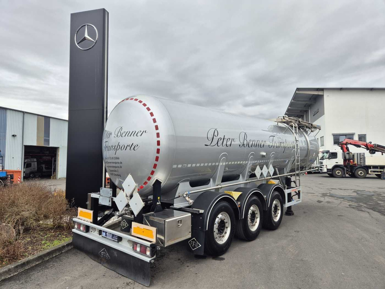 Feldbinder TSA 30.3 Gefahrgut ADR, 1 Kammer 30.000 Liter - Tank semi-trailer: picture 1 Feldbinder TSA 30.3 Gefahrgut ADR, 1 Kammer 30.000 Liter - Tank semi-trailer: picture 1