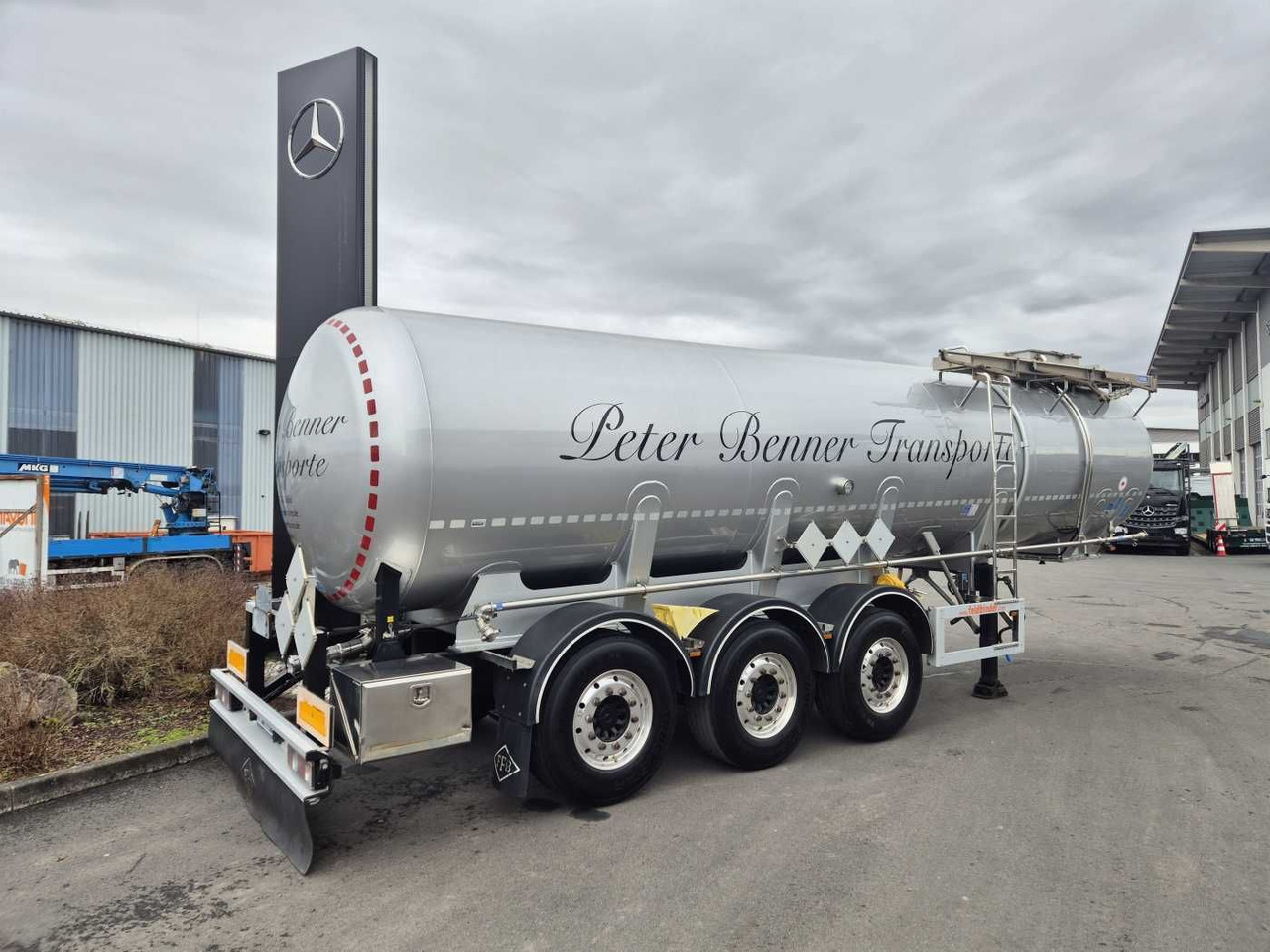 Feldbinder TSA 30.3 Gefahrgut ADR, 1 Kammer 30.000 Liter - Tank semi-trailer: picture 3 Feldbinder TSA 30.3 Gefahrgut ADR, 1 Kammer 30.000 Liter - Tank semi-trailer: picture 3