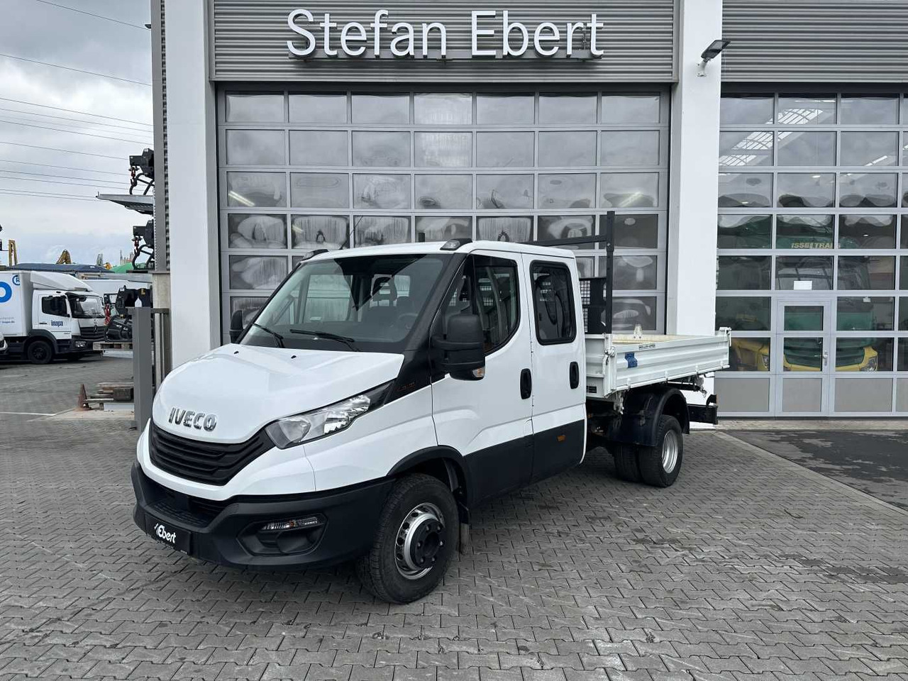 Iveco 70C18H 3-S.Kipper *R.3750mm*7Sitze*AHK* - Tipper van: picture 1 Iveco 70C18H 3-S.Kipper *R.3750mm*7Sitze*AHK* - Tipper van: picture 1