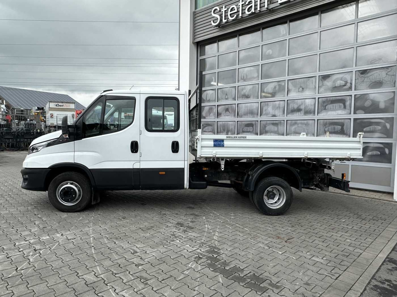 Iveco 70C18H 3-S.Kipper *R.3750mm*7Sitze*AHK* - Tipper van: picture 2 Iveco 70C18H 3-S.Kipper *R.3750mm*7Sitze*AHK* - Tipper van: picture 2