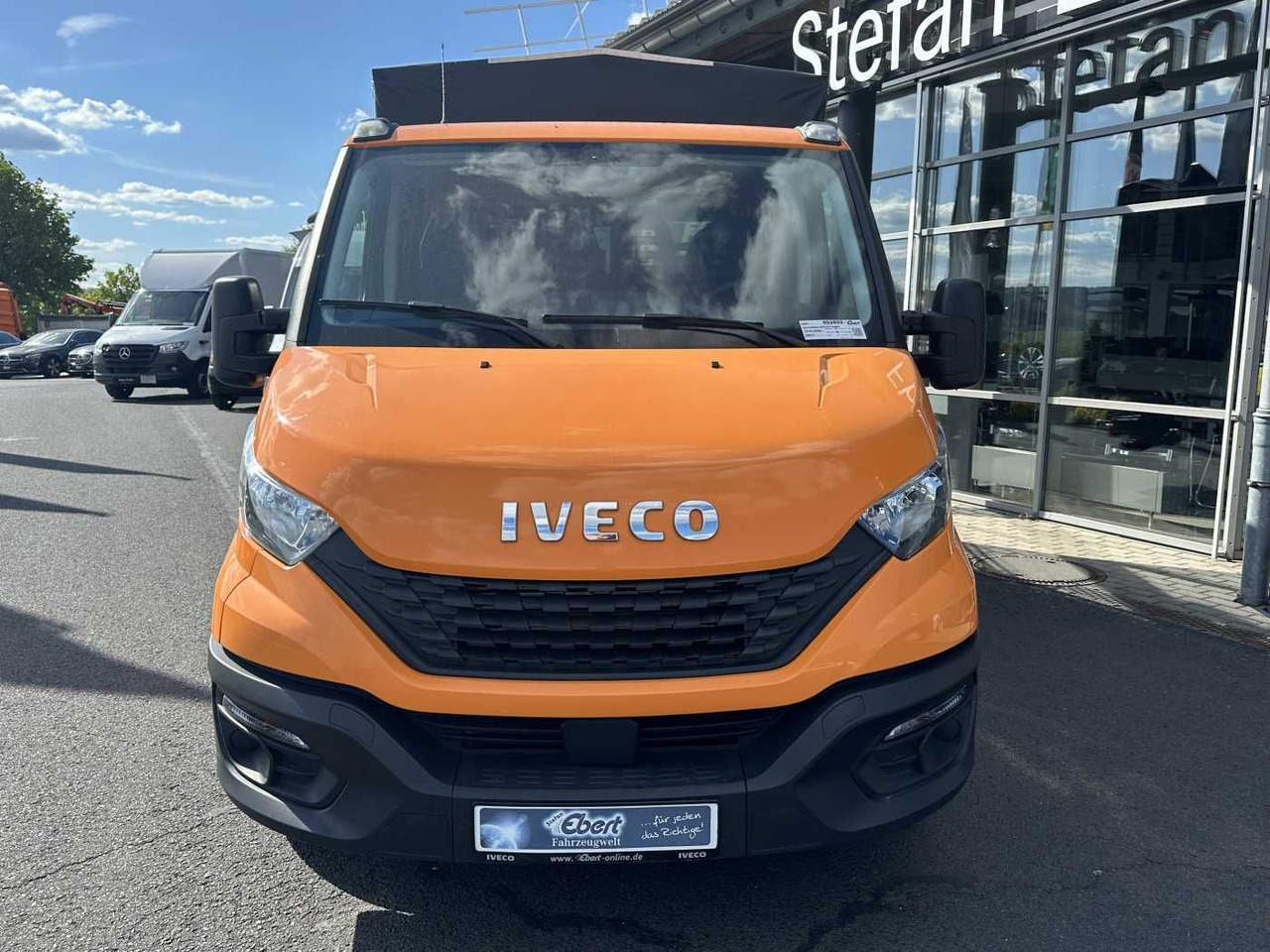 Iveco Daily 35S14 Pritsche+Plane *AHK*Ladekran*7-Sitze - Flatbed van: picture 2 Iveco Daily 35S14 Pritsche+Plane *AHK*Ladekran*7-Sitze - Flatbed van: picture 2