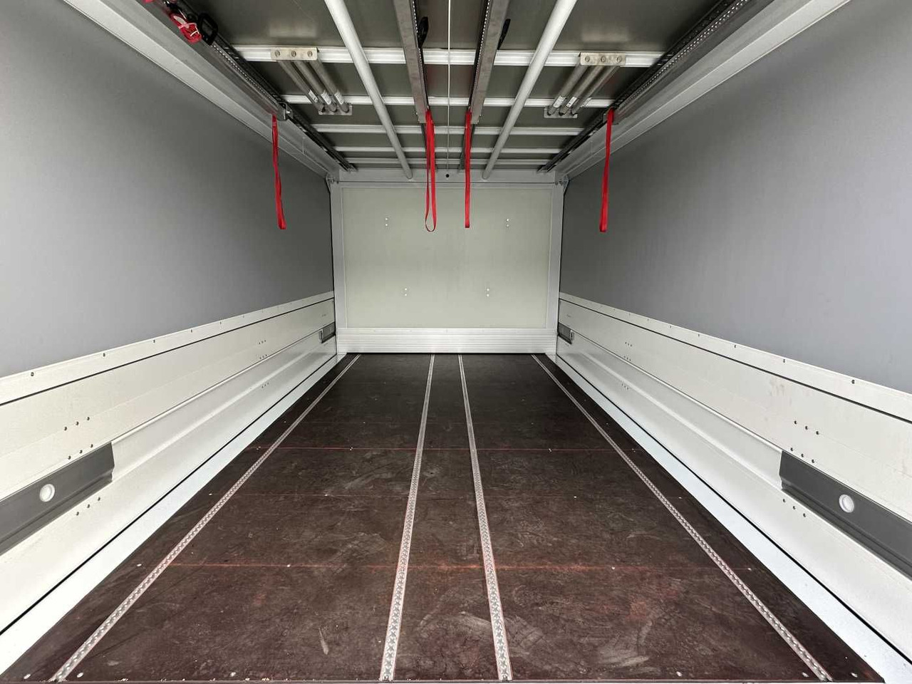 New Box van Iveco Daily 70C18 HA8 *LBW*Schwenkwandkoffer*: picture 8 New Box van Iveco Daily 70C18 HA8 *LBW*Schwenkwandkoffer*: picture 8