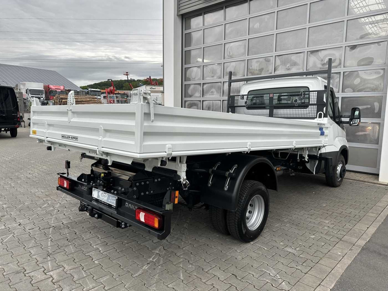 Iveco Daily 70C18H 3-S.-Kipper *R3.750mm*2xAHK* 5x - Tipper van: picture 4 Iveco Daily 70C18H 3-S.-Kipper *R3.750mm*2xAHK* 5x - Tipper van: picture 4