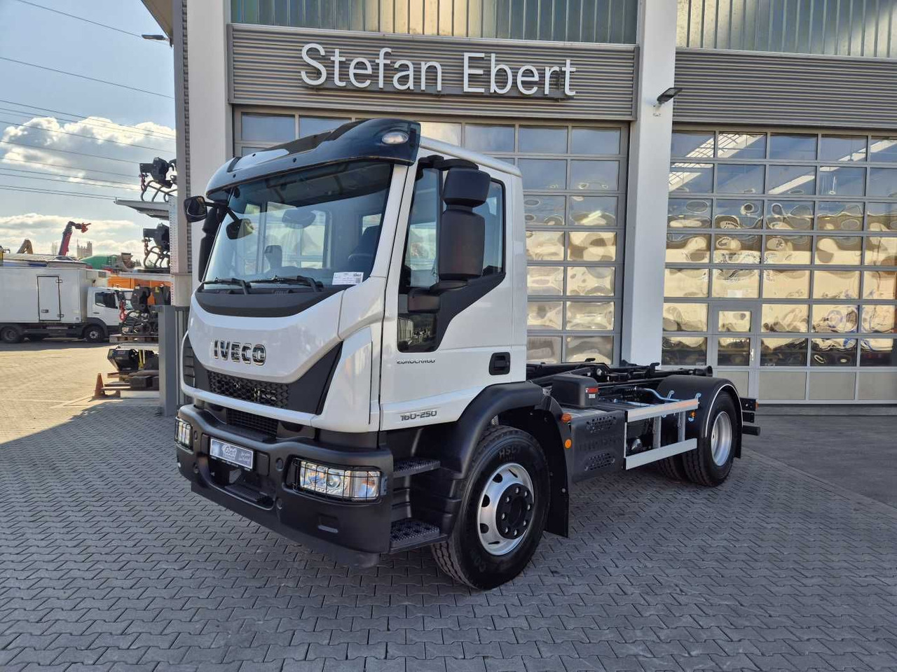Iveco Eurocargo ML160E25/P HIAB Multilift XR10S4150 - Hook lift truck: picture 2 Iveco Eurocargo ML160E25/P HIAB Multilift XR10S4150 - Hook lift truck: picture 2