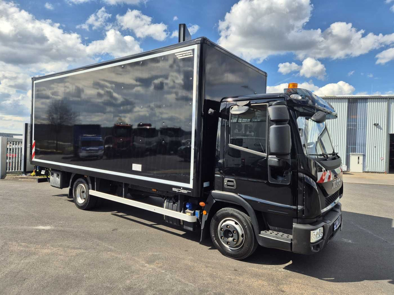 Iveco Eurocargo ML80E21/P LBW Bär 1.500kg 2x AHK - Box van: picture 2 Iveco Eurocargo ML80E21/P LBW Bär 1.500kg 2x AHK - Box van: picture 2