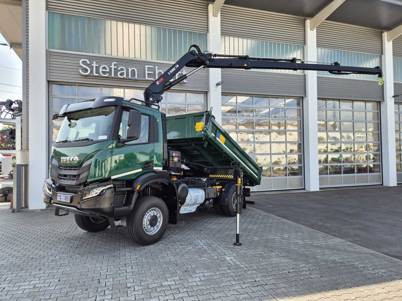 Iveco T-Way AD190T36W/P 4x4 HIAB X-HIDUO 118E-3 Funk - Tipper, Crane truck: picture 1 Iveco T-Way AD190T36W/P 4x4 HIAB X-HIDUO 118E-3 Funk - Tipper, Crane truck: picture 1