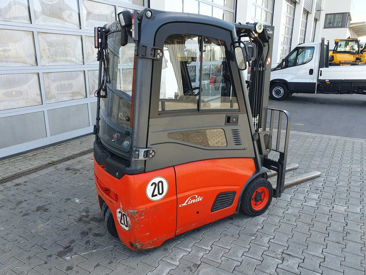 Linde E14 - 01 / Triplex: 4.00m! / SS / nur 3.405h! - Electric forklift: picture 4 Linde E14 - 01 / Triplex: 4.00m! / SS / nur 3.405h! - Electric forklift: picture 4