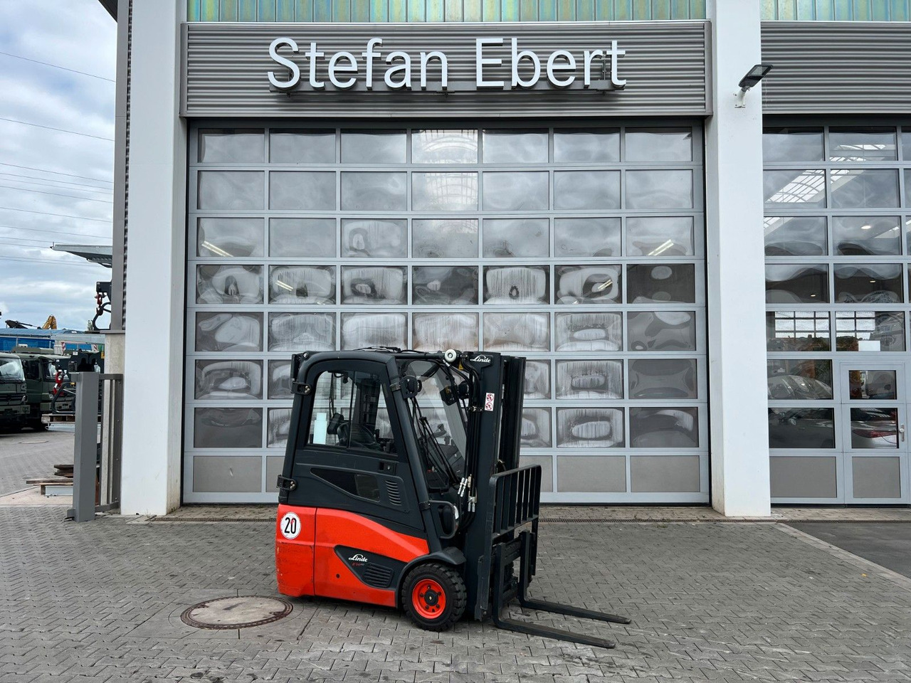 Linde E14 - 01 / Triplex: 4.10m! / SS / nur 2.612h! - Electric forklift: picture 1 Linde E14 - 01 / Triplex: 4.10m! / SS / nur 2.612h! - Electric forklift: picture 1