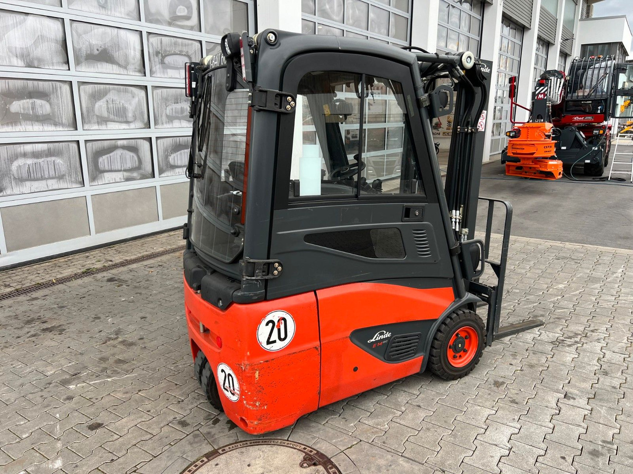 Linde E14 - 01 / Triplex: 4.10m! / SS / nur 2.612h! - Electric forklift: picture 3 Linde E14 - 01 / Triplex: 4.10m! / SS / nur 2.612h! - Electric forklift: picture 3