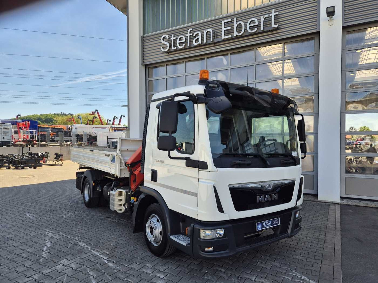 MAN TGL 8.180 4x2 BB Kipper Kran Palfinger PK 7001 K - Tipper van: picture 3 MAN TGL 8.180 4x2 BB Kipper Kran Palfinger PK 7001 K - Tipper van: picture 3