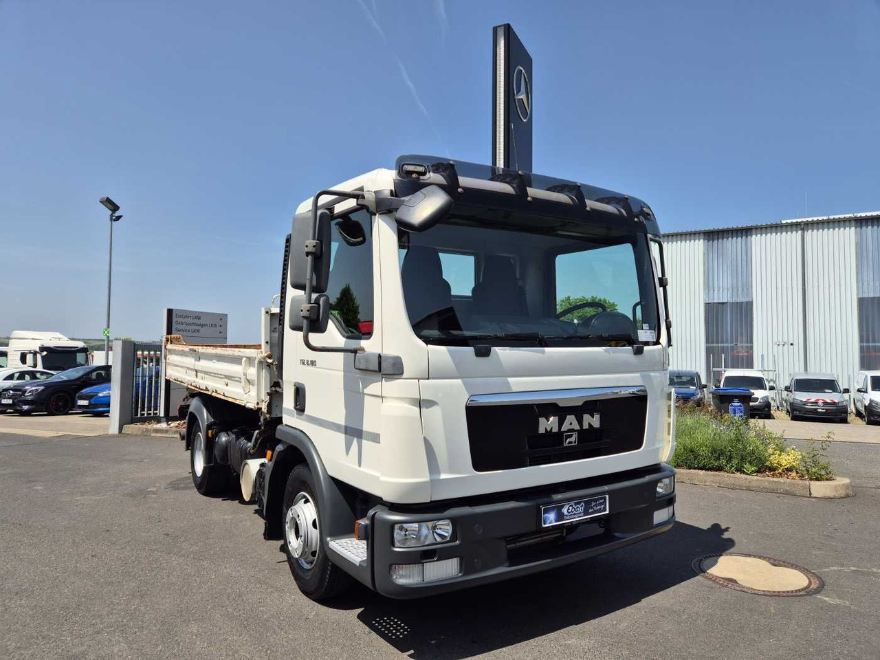 MAN TGL 8.180 4x2 BB Meiller Kipper 2x AHK 3 Sitze - Tipper van: picture 3 MAN TGL 8.180 4x2 BB Meiller Kipper 2x AHK 3 Sitze - Tipper van: picture 3