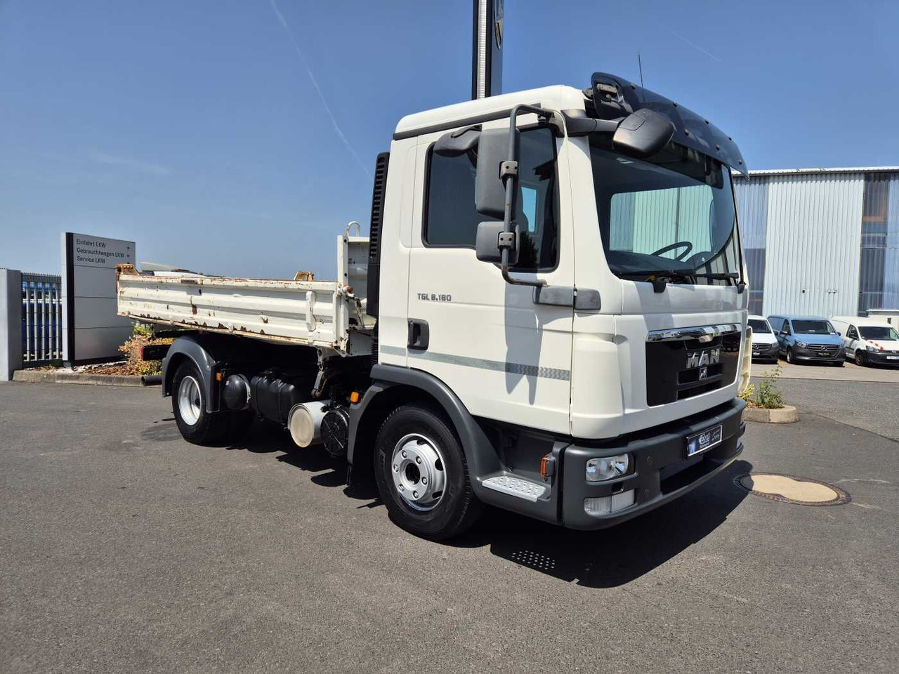 MAN TGL 8.180 4x2 BB Meiller Kipper 2x AHK 3 Sitze - Tipper van: picture 5 MAN TGL 8.180 4x2 BB Meiller Kipper 2x AHK 3 Sitze - Tipper van: picture 5