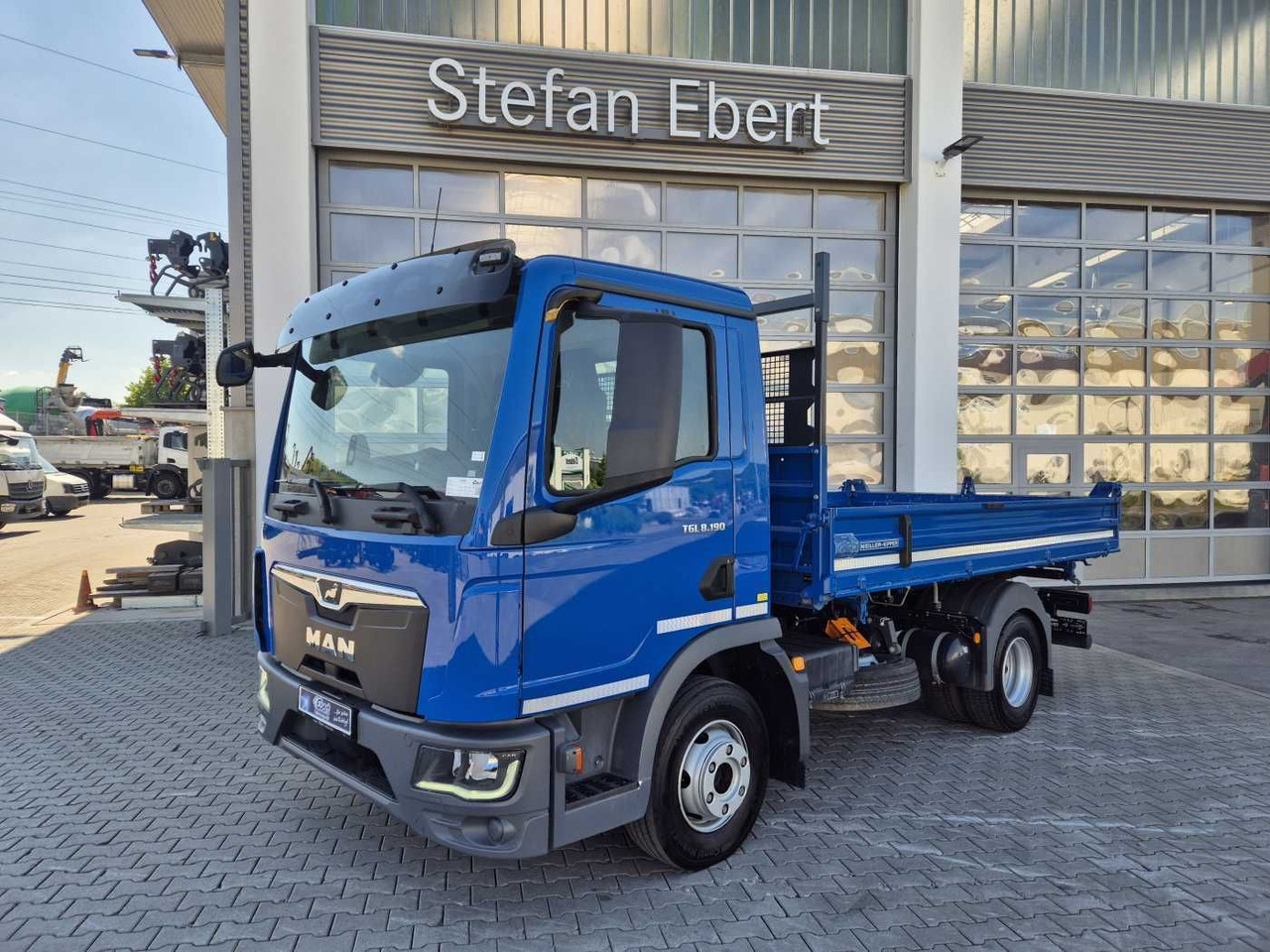 MAN TGL 8.190 4x2 BB Meiller 2x AHK Hydr. 3 Sitze - Tipper van: picture 4 MAN TGL 8.190 4x2 BB Meiller 2x AHK Hydr. 3 Sitze - Tipper van: picture 4