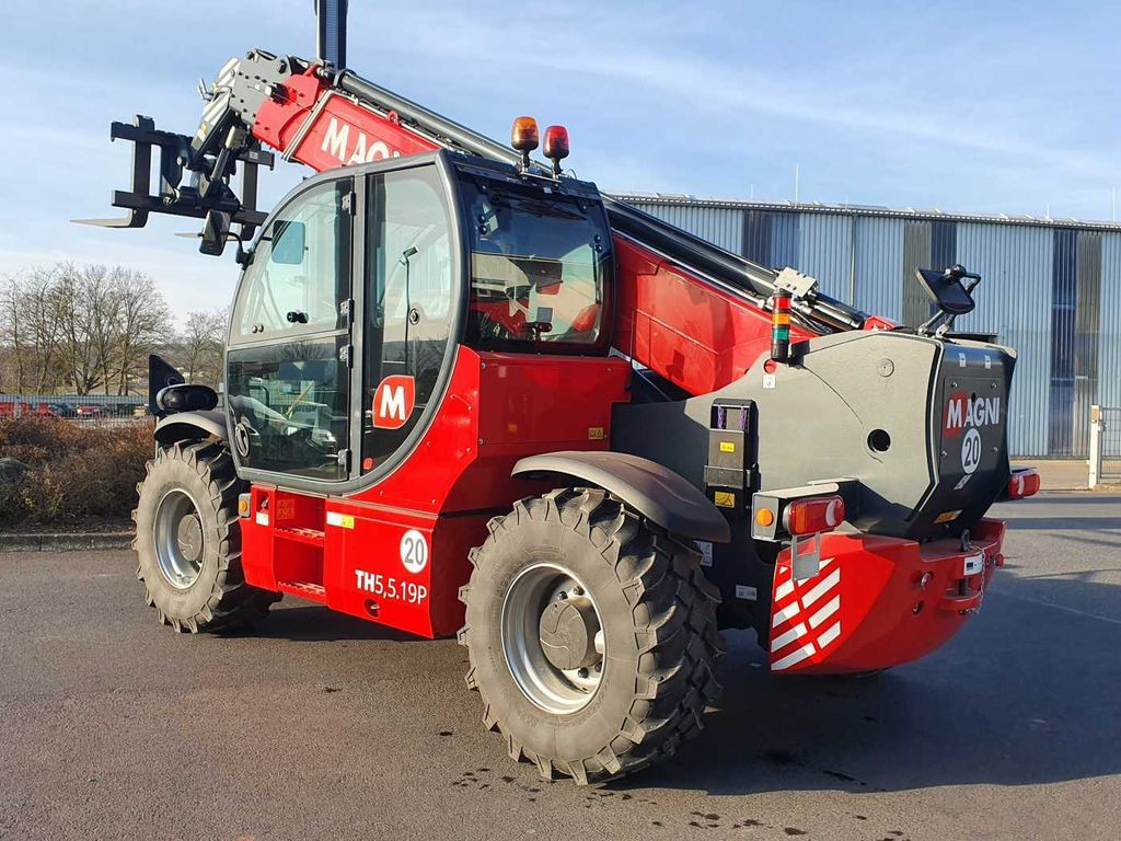 Magni TH 5,5.19 P / 5,5to - 19m / 102PS / Korb Magni TH 5,5.19 P / 5,5to - 19m / 102PS / Korb - Telescopic handler: picture 4 Magni TH 5,5.19 P / 5,5to - 19m / 102PS / Korb Magni TH 5,5.19 P / 5,5to - 19m / 102PS / Korb - Telescopic handler: picture 4