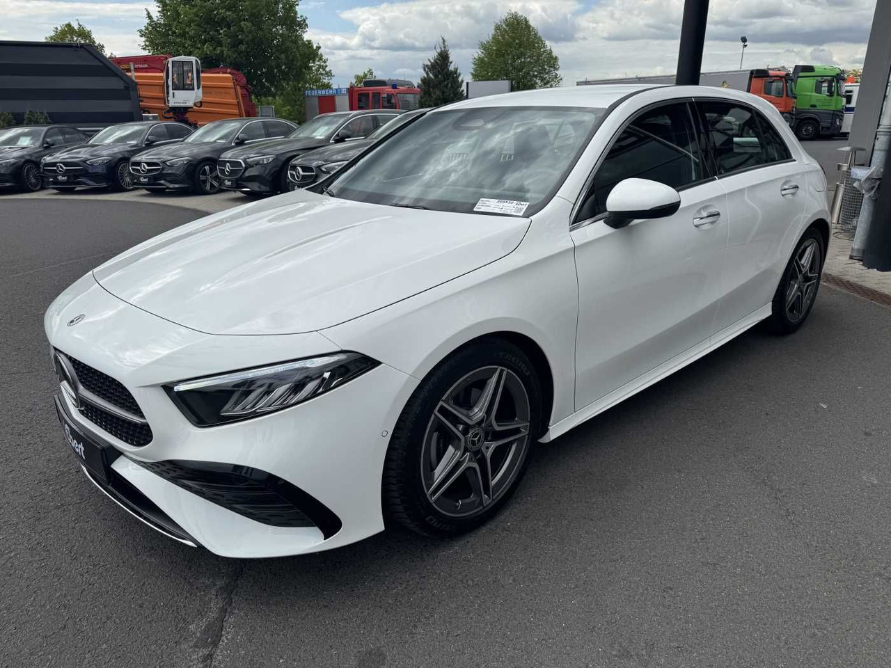 Mercedes-Benz A 200d AMG+AHK+Ambiente+RFK+MBUX+LED+IHC - Sedan: picture 2 Mercedes-Benz A 200d AMG+AHK+Ambiente+RFK+MBUX+LED+IHC - Sedan: picture 2