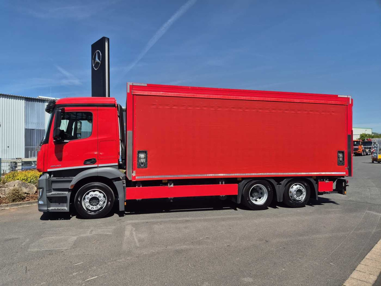 Mercedes-Benz Antos 2540 LnR 6x2 LBW Schiebeplanen AHK - Beverage truck: picture 4 Mercedes-Benz Antos 2540 LnR 6x2 LBW Schiebeplanen AHK - Beverage truck: picture 4