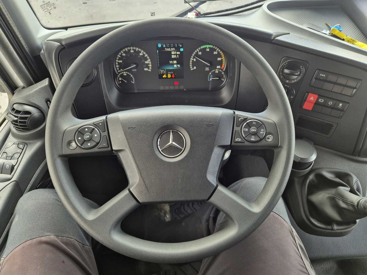 Tipper van Mercedes-Benz Atego 823 KK Kipper+Kran+Funk+Greifersteuerung: picture 13