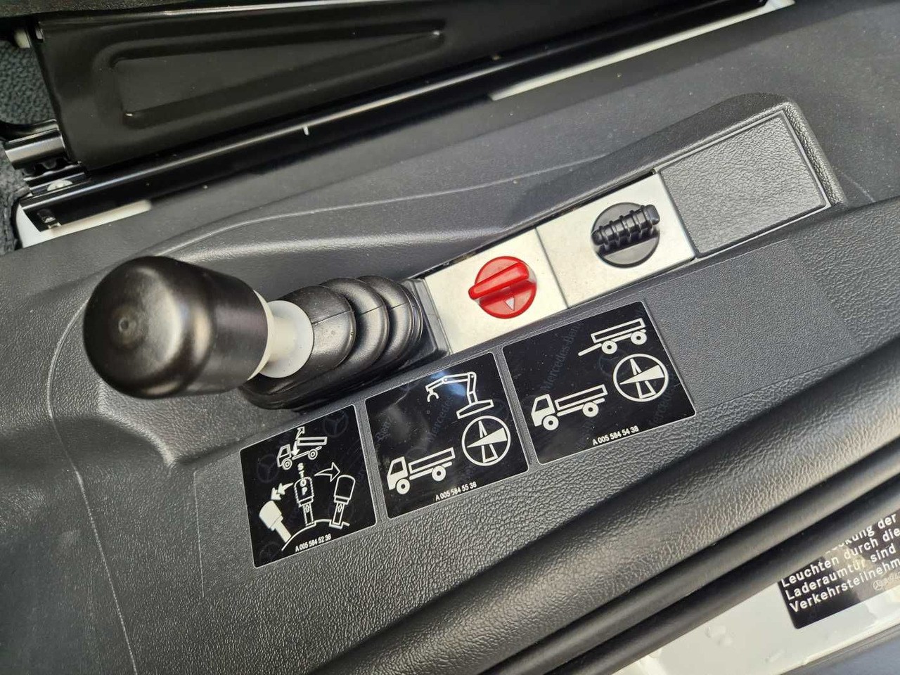 Tipper van Mercedes-Benz Atego 823 KK Kipper+Kran+Funk+Greifersteuerung: picture 11
