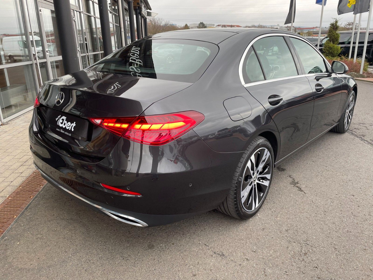 Mercedes-Benz C 300 e Avantgarde Digital+S-Dach+AHK+Distr+ - Sedan: picture 5 Mercedes-Benz C 300 e Avantgarde Digital+S-Dach+AHK+Distr+ - Sedan: picture 5