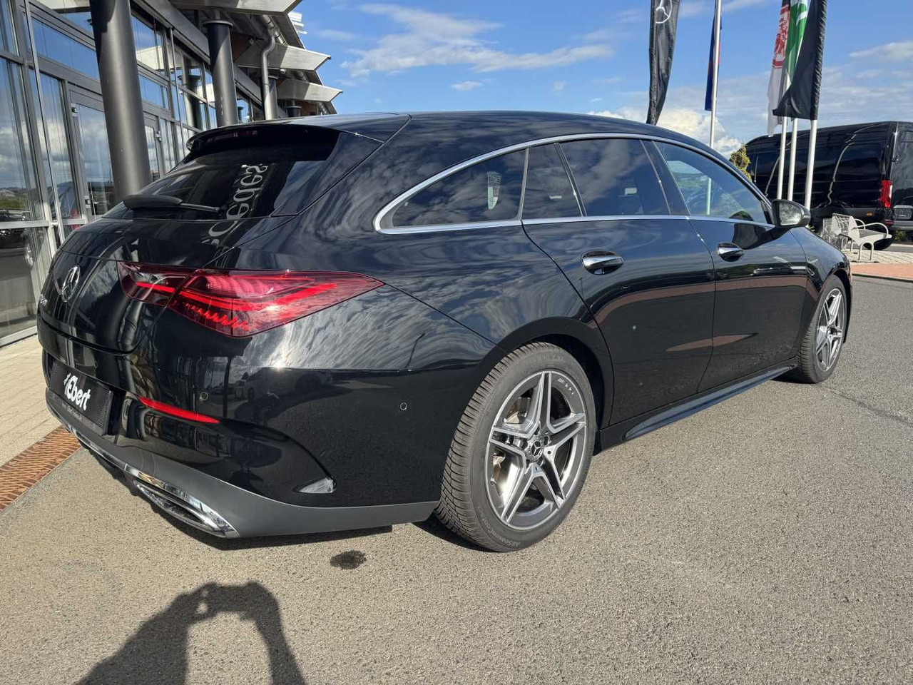 Mercedes-Benz CLA 180 Shooting Brake+AMG+Distr+AHK+RFK+ - Car: picture 4 Mercedes-Benz CLA 180 Shooting Brake+AMG+Distr+AHK+RFK+ - Car: picture 4
