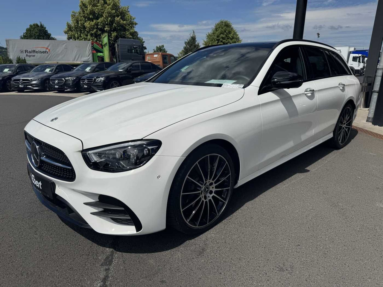 Mercedes-Benz E 300d 4M AMG+Pano+Burm+AHK+360+HUD+ - Car: picture 2 Mercedes-Benz E 300d 4M AMG+Pano+Burm+AHK+360+HUD+ - Car: picture 2