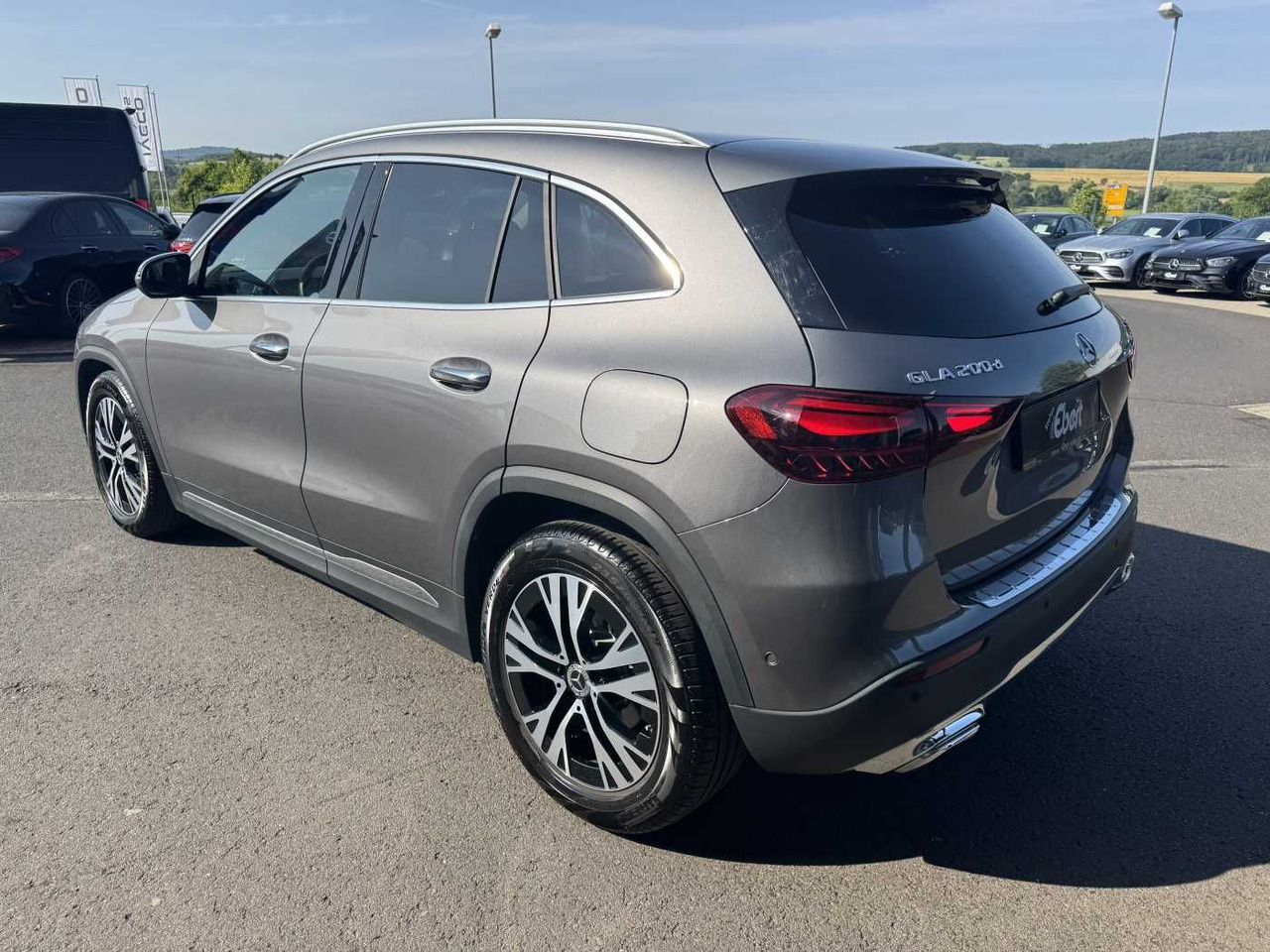 Mercedes-Benz GLA 200d 4M Progressive+Distr+Ambiente+Offroad - SUV: picture 3 Mercedes-Benz GLA 200d 4M Progressive+Distr+Ambiente+Offroad - SUV: picture 3